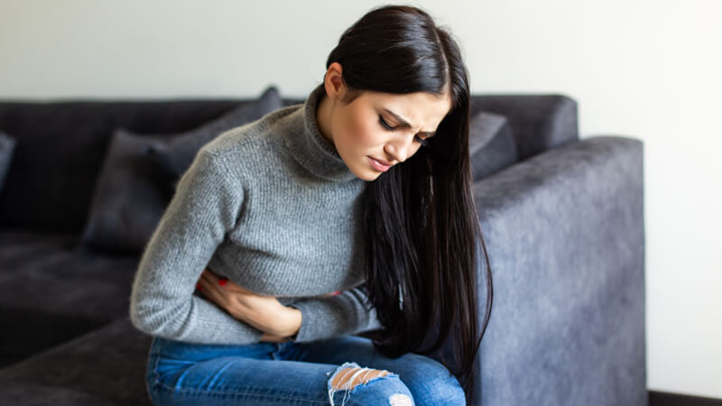 Mujer con quistes ováricos